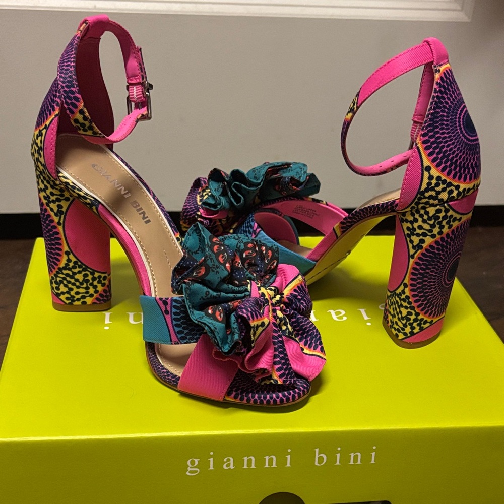 Gianni Bini Vibrant Pink and Blue Patterned Heels